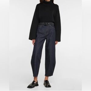 EUC - never worn Totém barrel leg jeans. Sz 29 waist, 32 inseam.